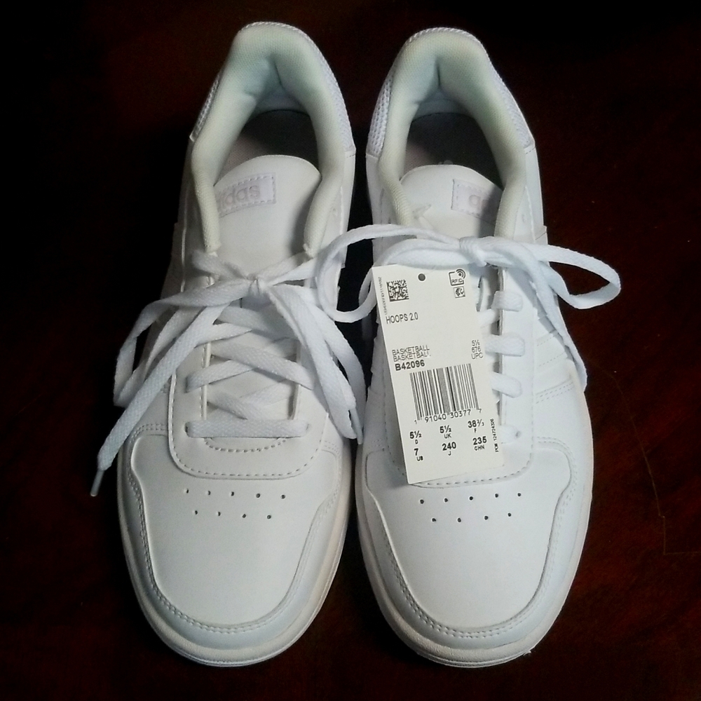 Women's Adidas tennis shoes